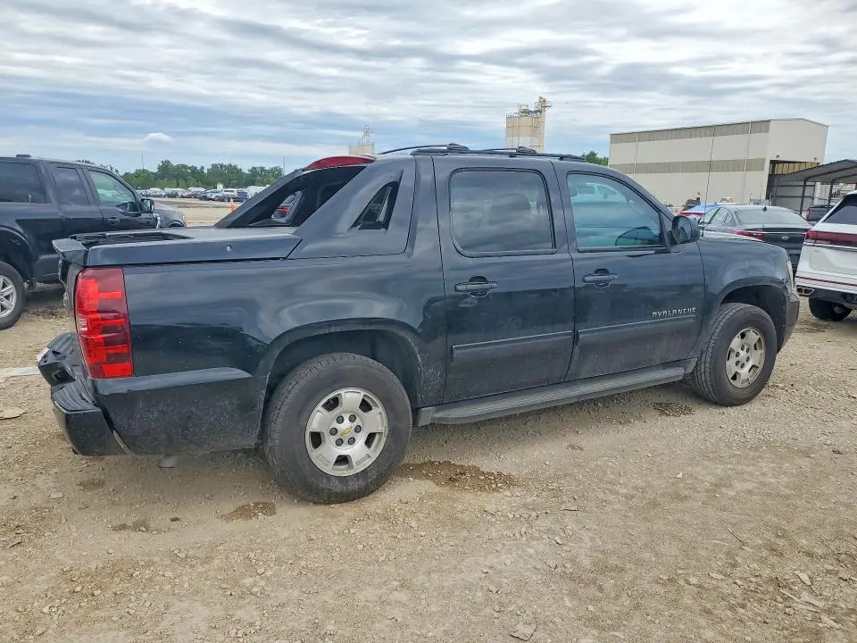 2013 CHEVROLET AVALANCHE LS  