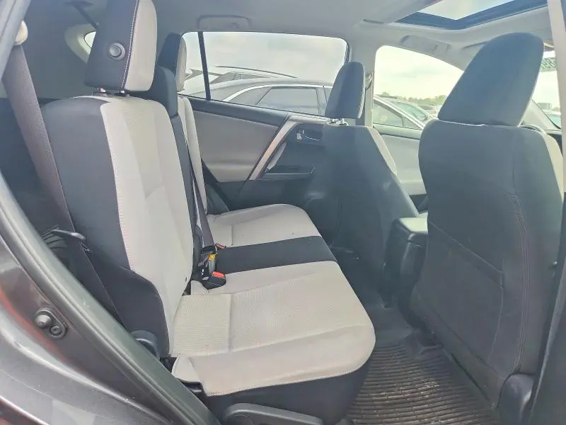 2016 TOYOTA RAV4 XLE  