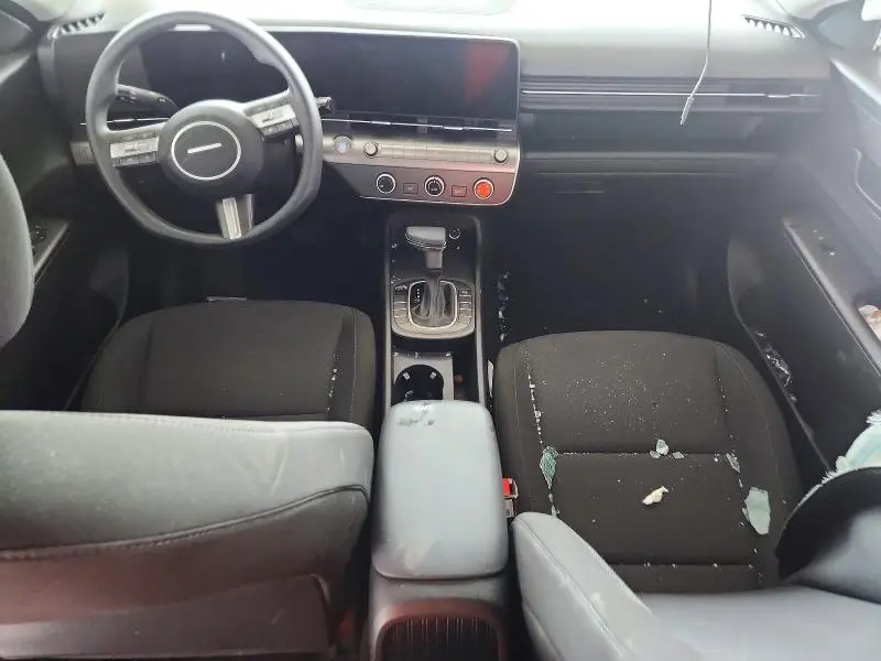 2025 HYUNDAI KONA SE  