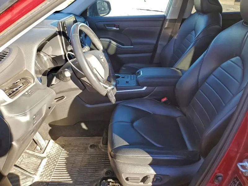 2021 TOYOTA HIGHLANDER HYBRID XLE  