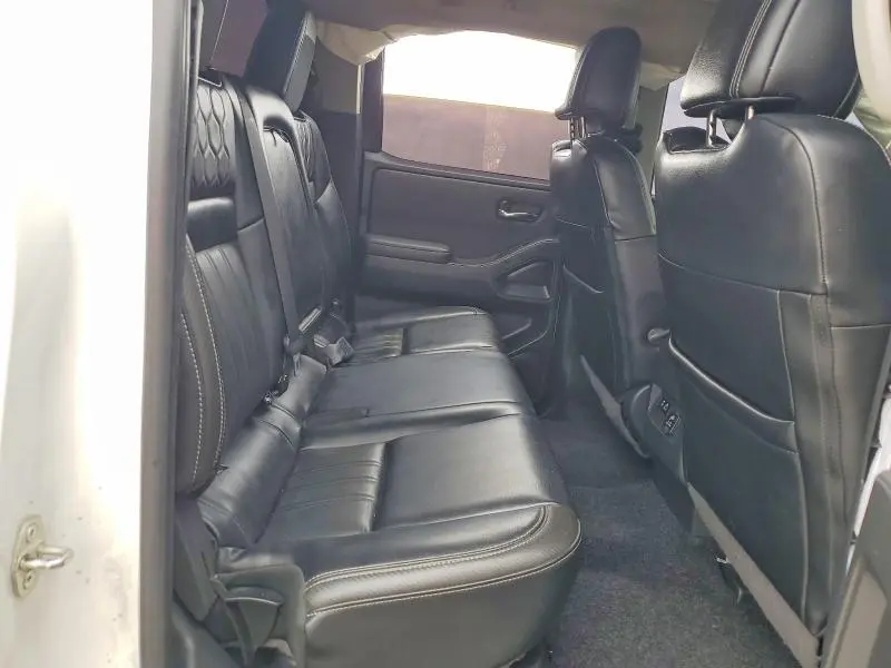 2022 NISSAN FRONTIER SV  