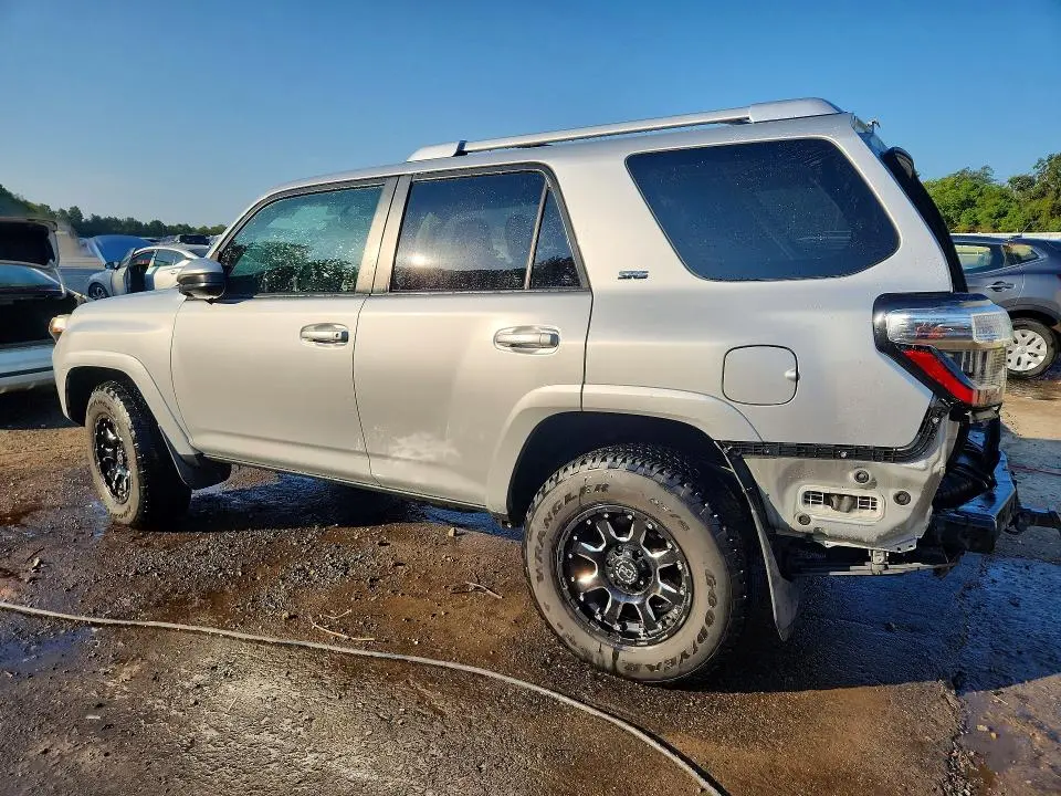 2017 TOYOTA 4RUNNER SR5  