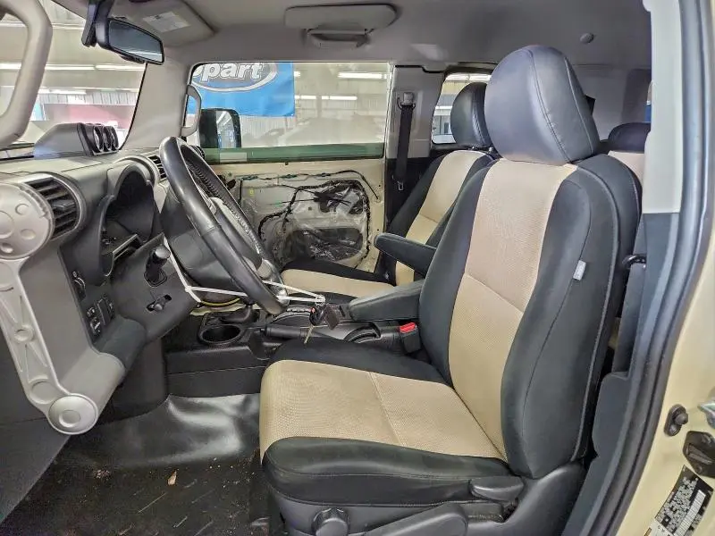 2010 TOYOTA FJ CRUISER   