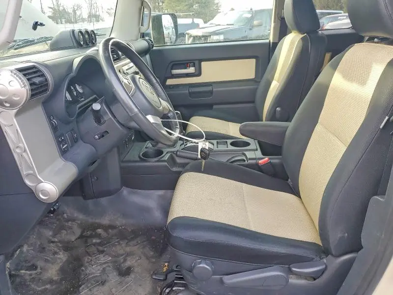 2010 TOYOTA FJ CRUISER   