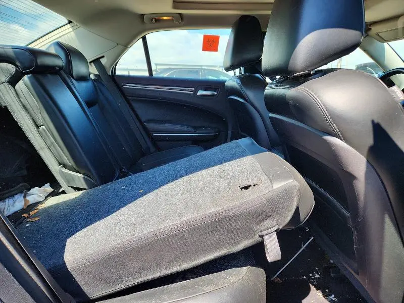 2016 CHRYSLER 300C   