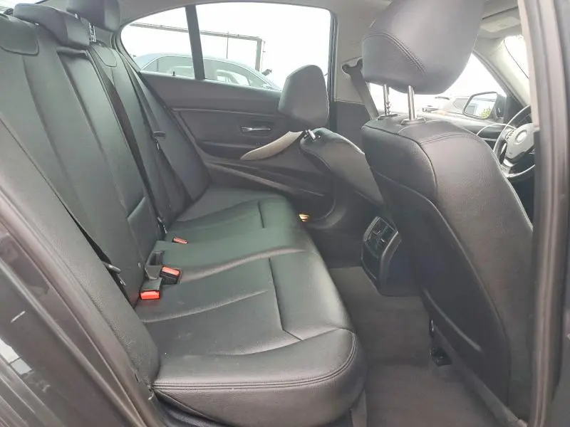 2017 BMW 320   