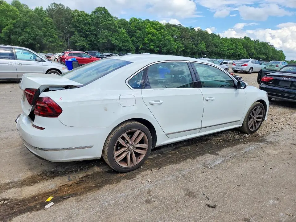 2017 VOLKSWAGEN PASSAT SE  
