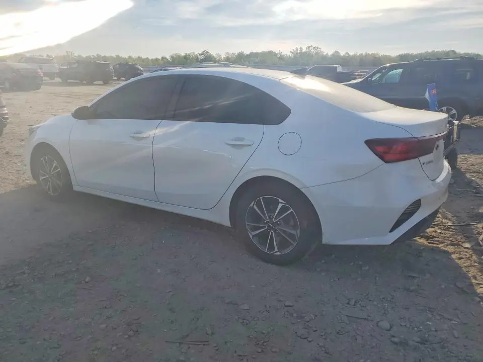 2022 KIA FORTE LXS  
