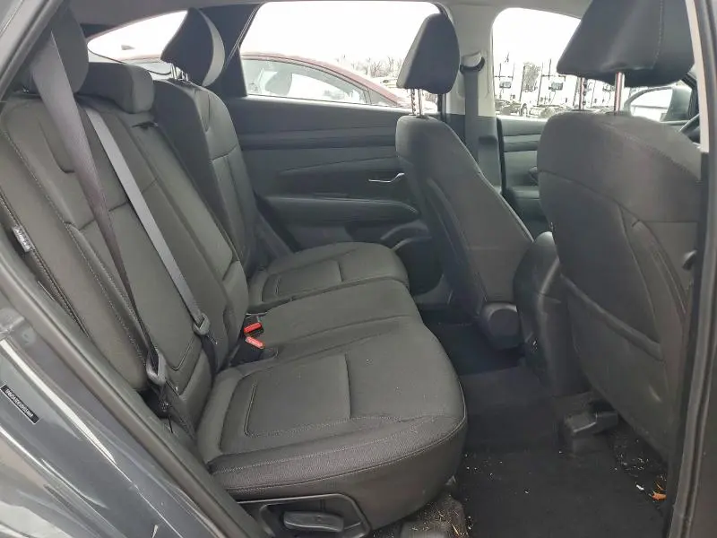 2025 HYUNDAI TUCSON SE  