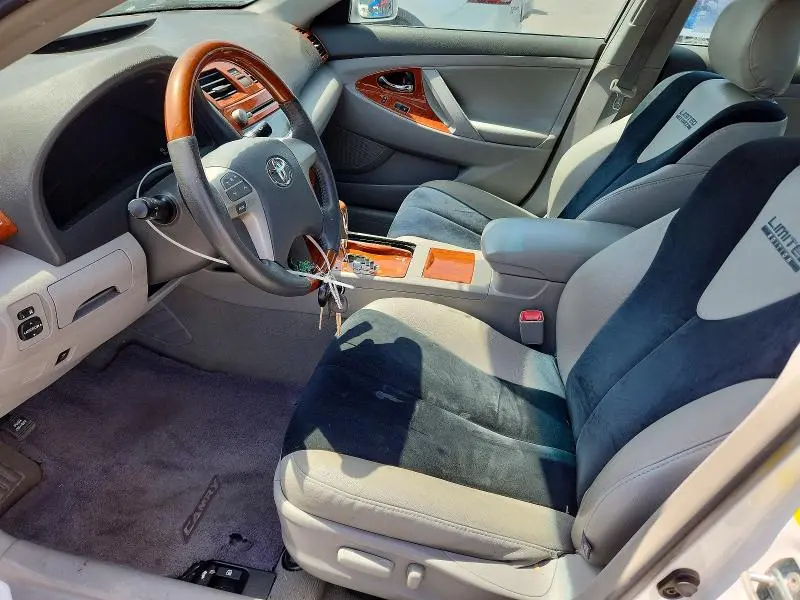 2011 TOYOTA CAMRY LE  
