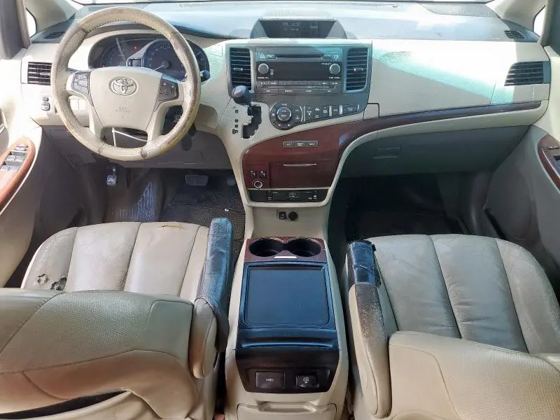 2012 TOYOTA SIENNA XLE  