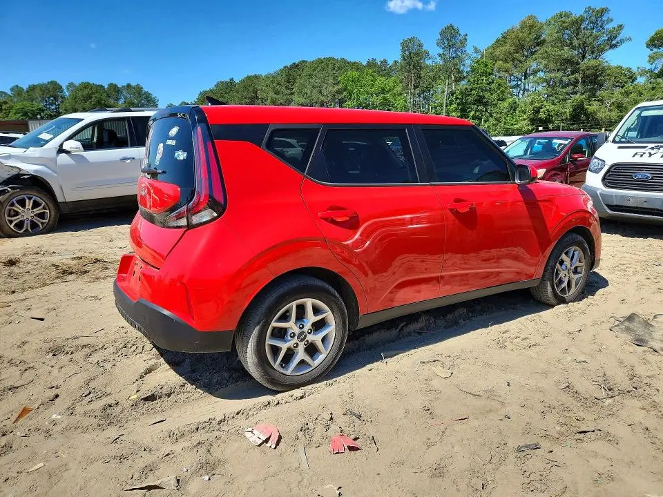 2025 KIA SOUL LX  