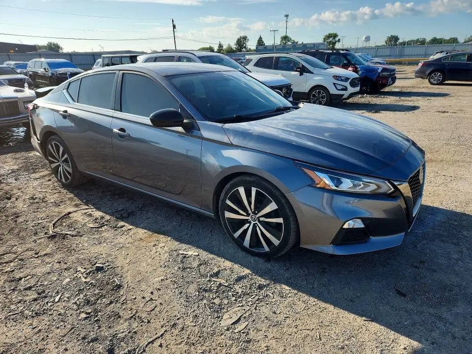2019 NISSAN ALTIMA SR  