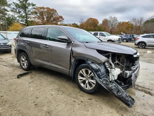 2016 TOYOTA HIGHLANDER LE  