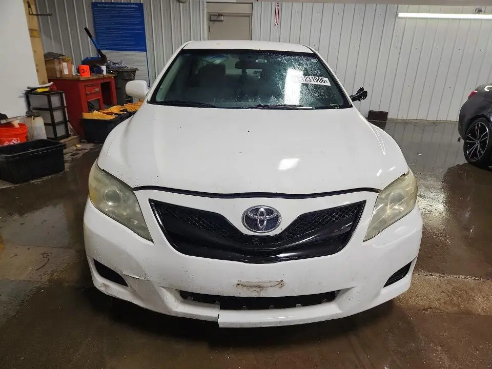 2011 TOYOTA CAMRY LE  