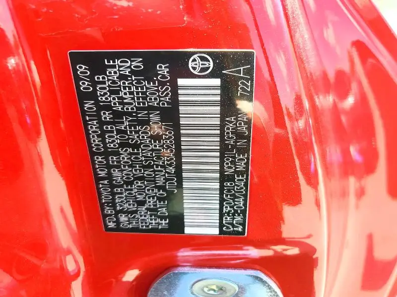 2010 TOYOTA YARIS BASE  