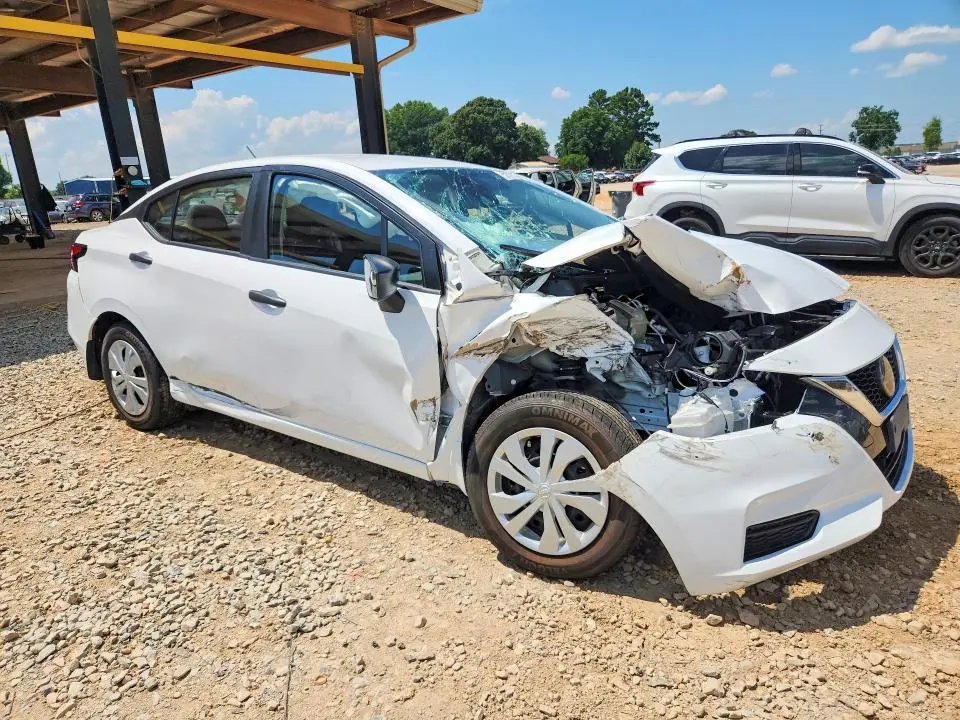 2021 NISSAN VERSA S  