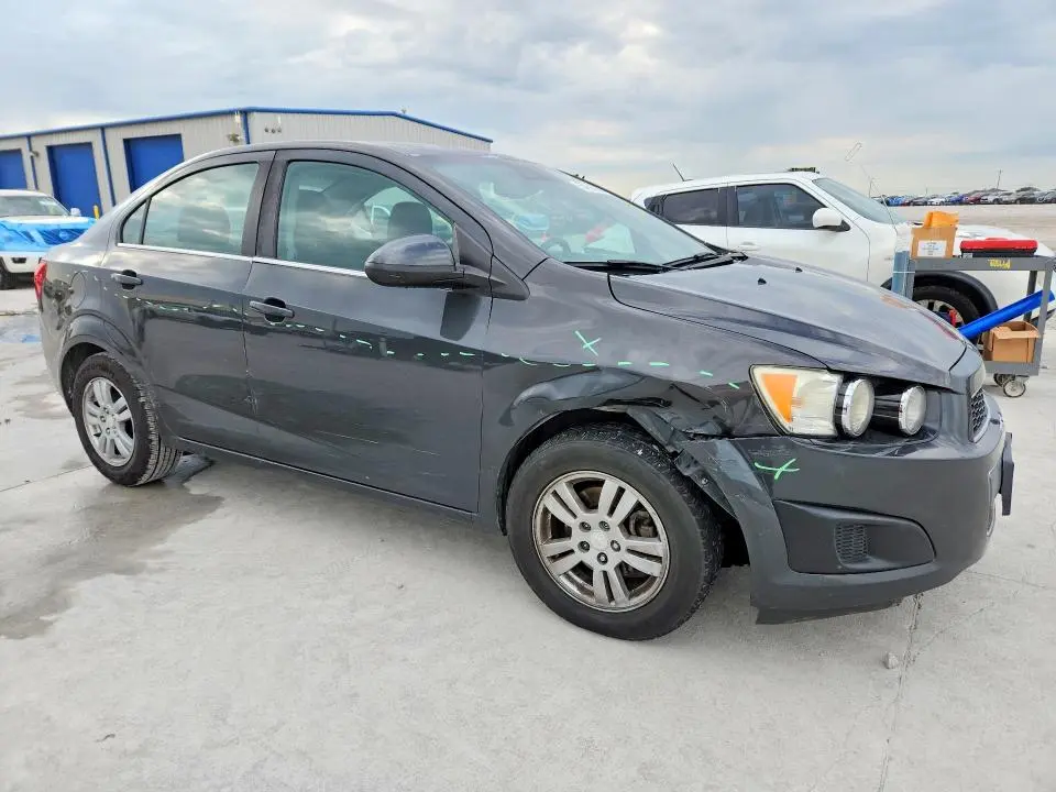 2016 CHEVROLET SONIC LT  