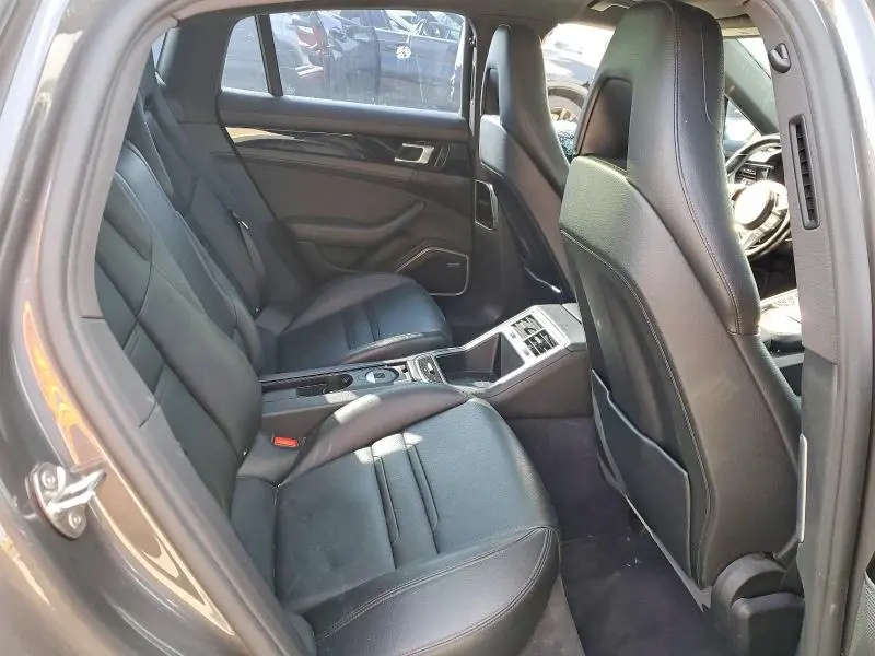 2018 PORSCHE PANAMERA 4  