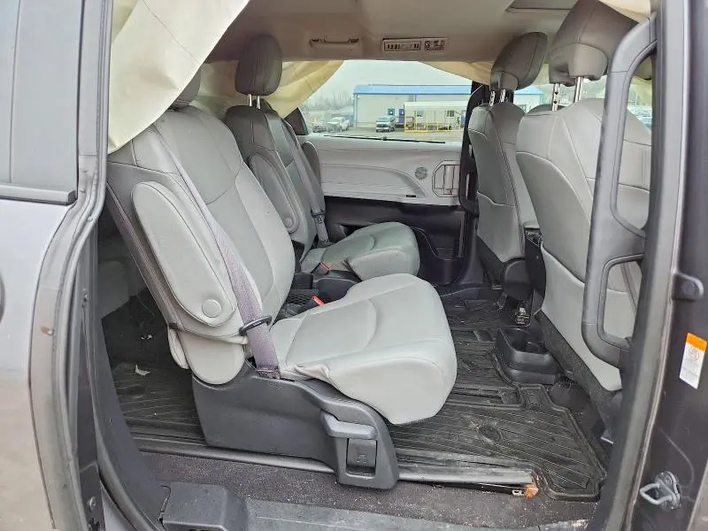2025 TOYOTA SIENNA XLE 7-PASSENGER  