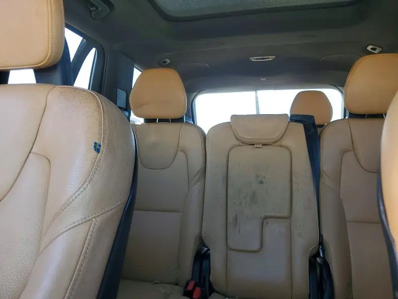 2017 VOLVO XC90 T6  