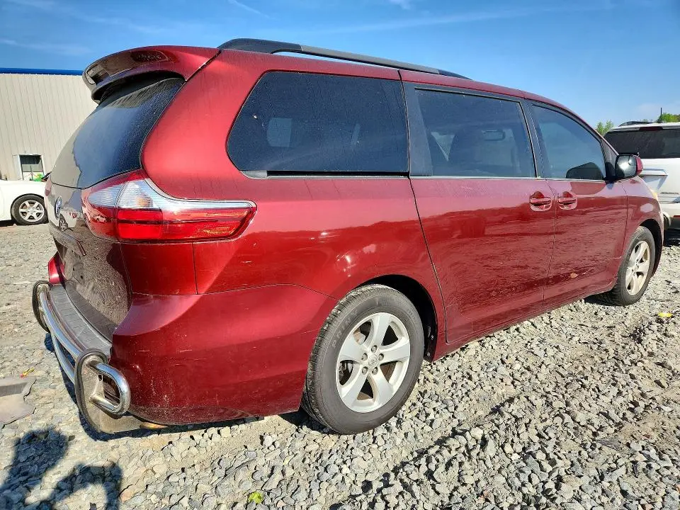 2015 TOYOTA SIENNA LE 8-PASSENGER  