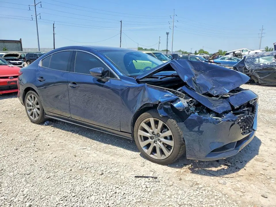 2023 MAZDA 3 PREMIUM  
