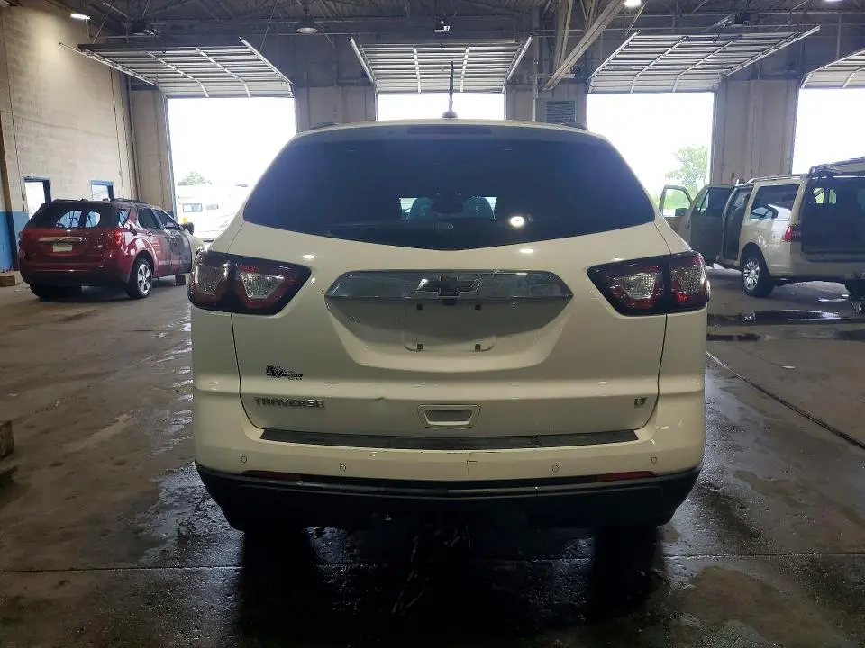 2017 CHEVROLET TRAVERSE LT  