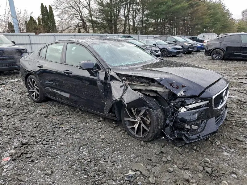 2020 VOLVO S60 T5 MOMENTUM  