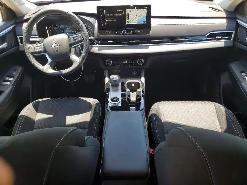 2025 MITSUBISHI OUTLANDER   
