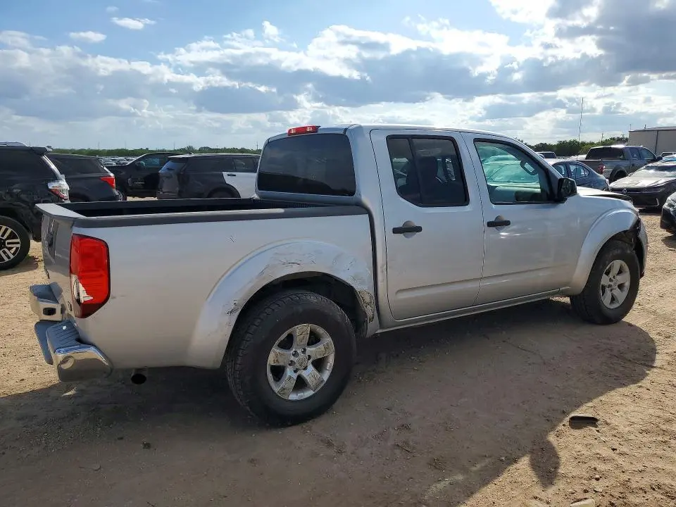 2013 NISSAN FRONTIER S  