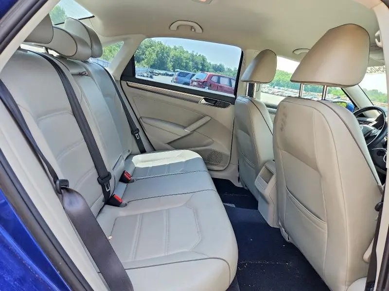 2017 VOLKSWAGEN PASSAT R-LINE  