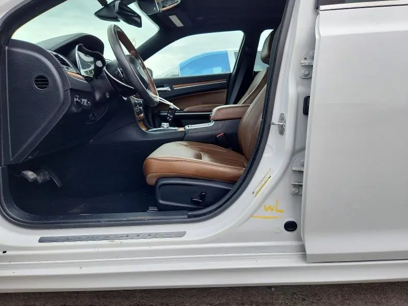 2019 CHRYSLER 300C   