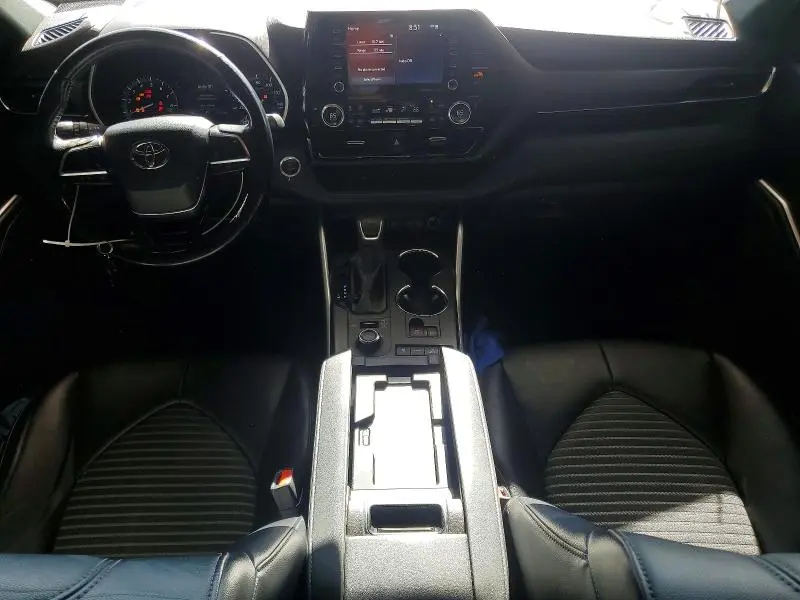 2021 TOYOTA HIGHLANDER XSE  