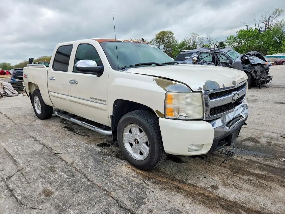 2011 CHEVROLET SILVERADO K1500 LT  