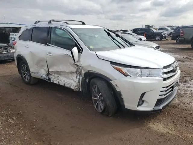 2018 TOYOTA HIGHLANDER SE  