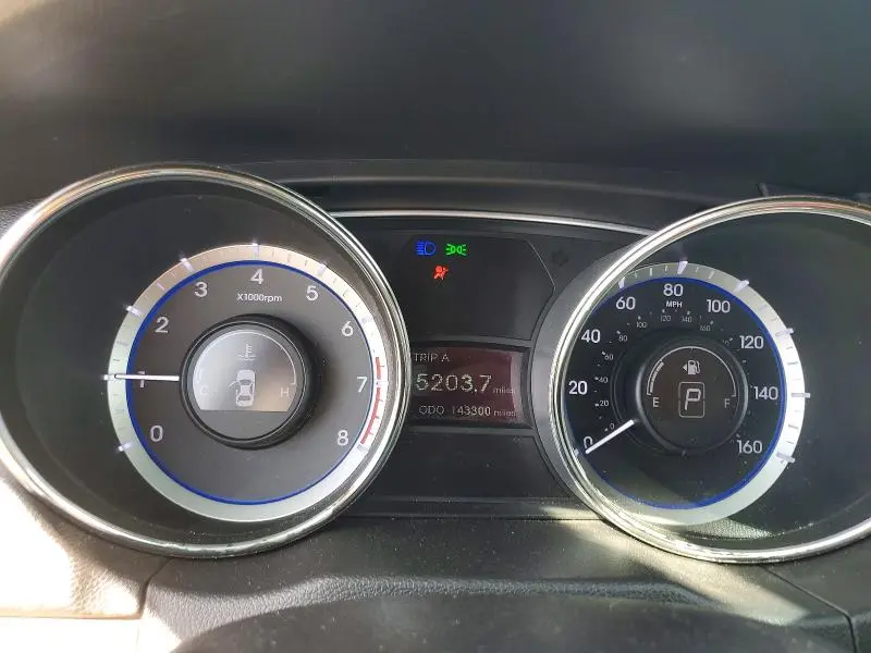 2011 HYUNDAI SONATA GLS  