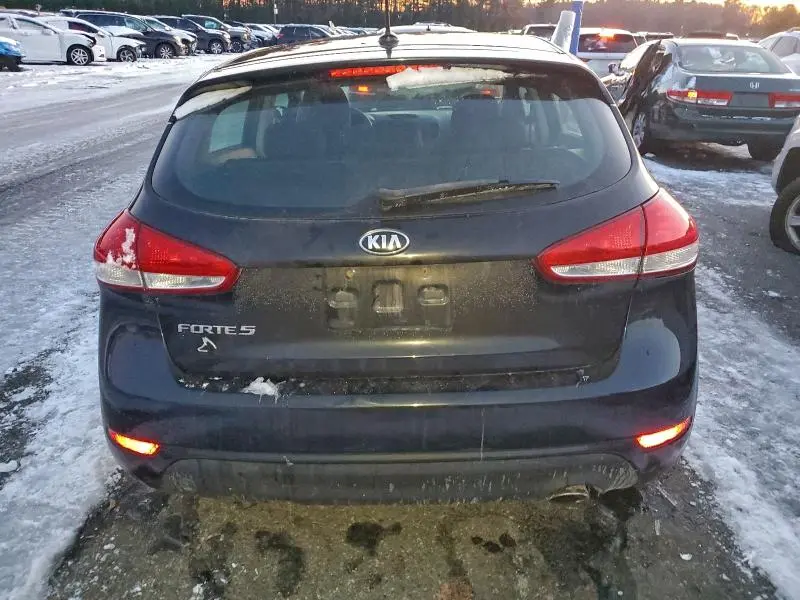 2017 KIA FORTE LX  