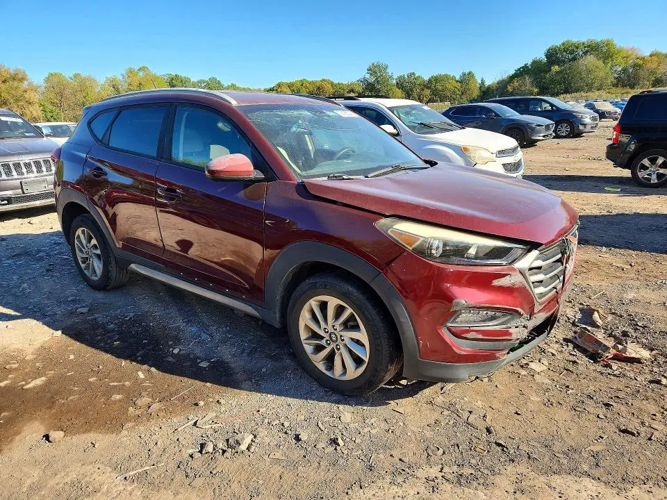 2017 HYUNDAI TUCSON SE  