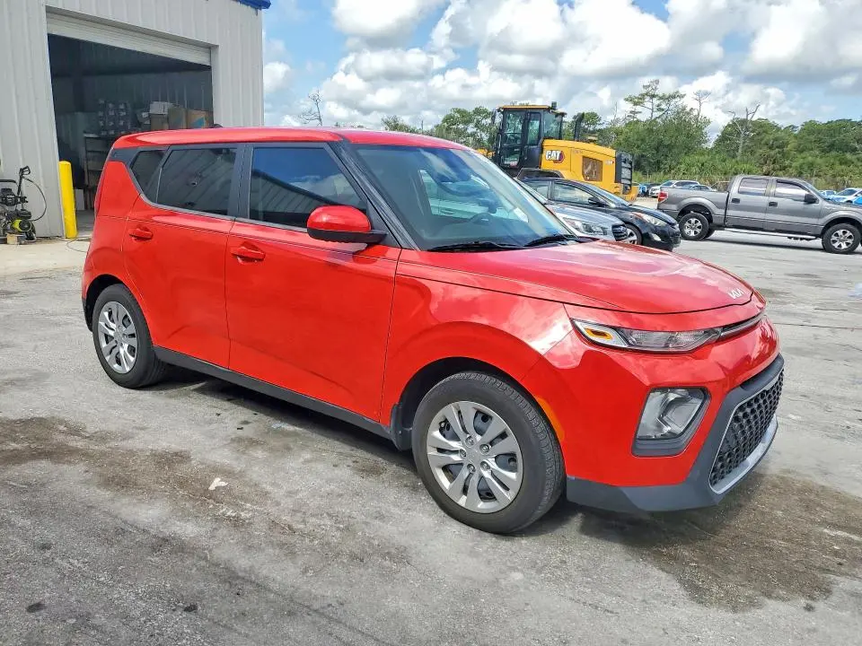 2022 KIA SOUL LX  