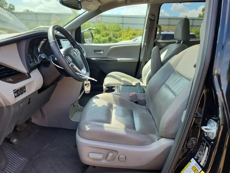 2017 TOYOTA SIENNA XLE 7-PASSENGER  