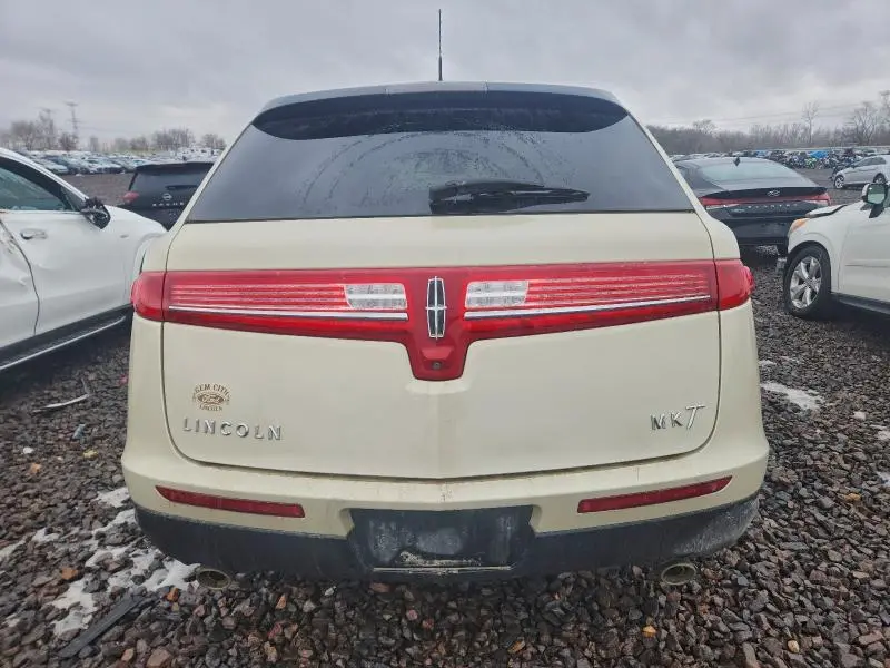 2015 LINCOLN MKT   