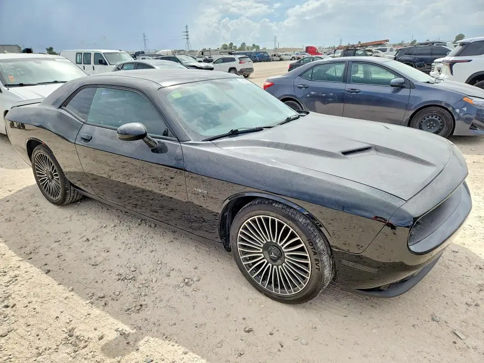 2015 DODGE CHALLENGER SXT PLUS  