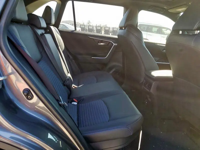 2025 TOYOTA RAV4 XSE  