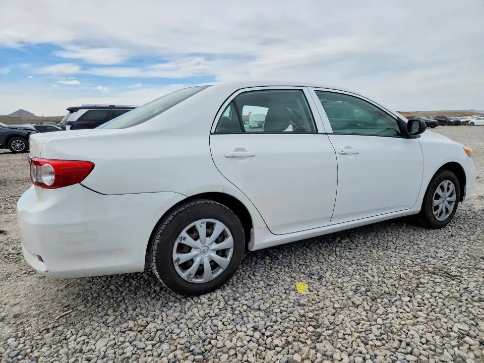 2011 TOYOTA COROLLA BASE  