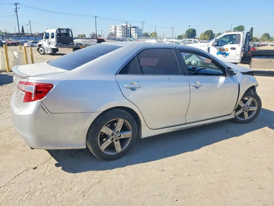 2012 TOYOTA CAMRY SE  