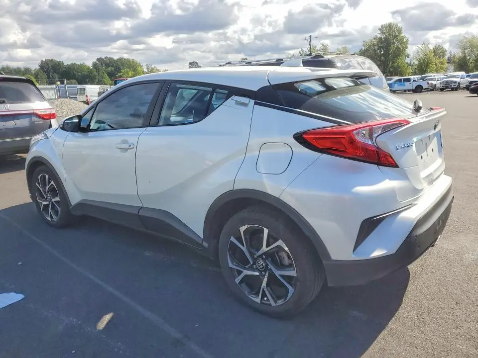 2021 TOYOTA C-HR XLE  
