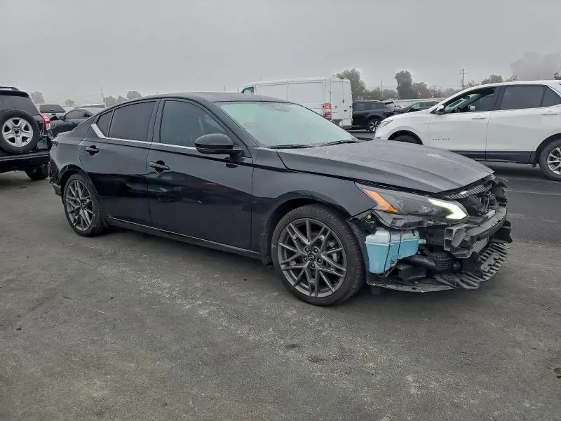 2024 NISSAN ALTIMA SR  