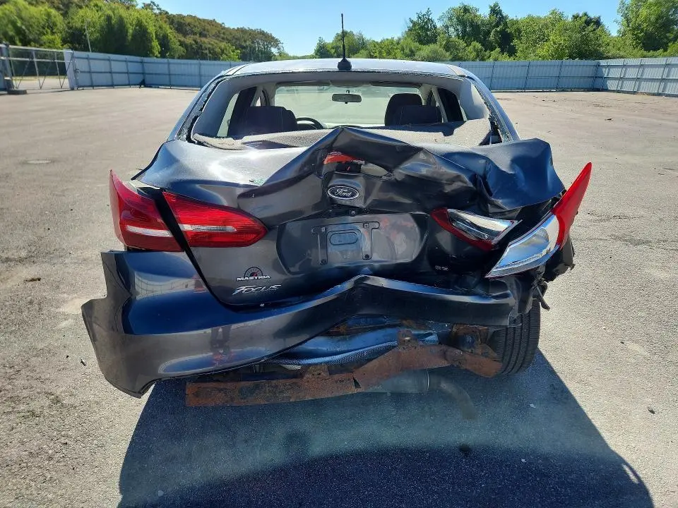 2017 FORD FOCUS SE  