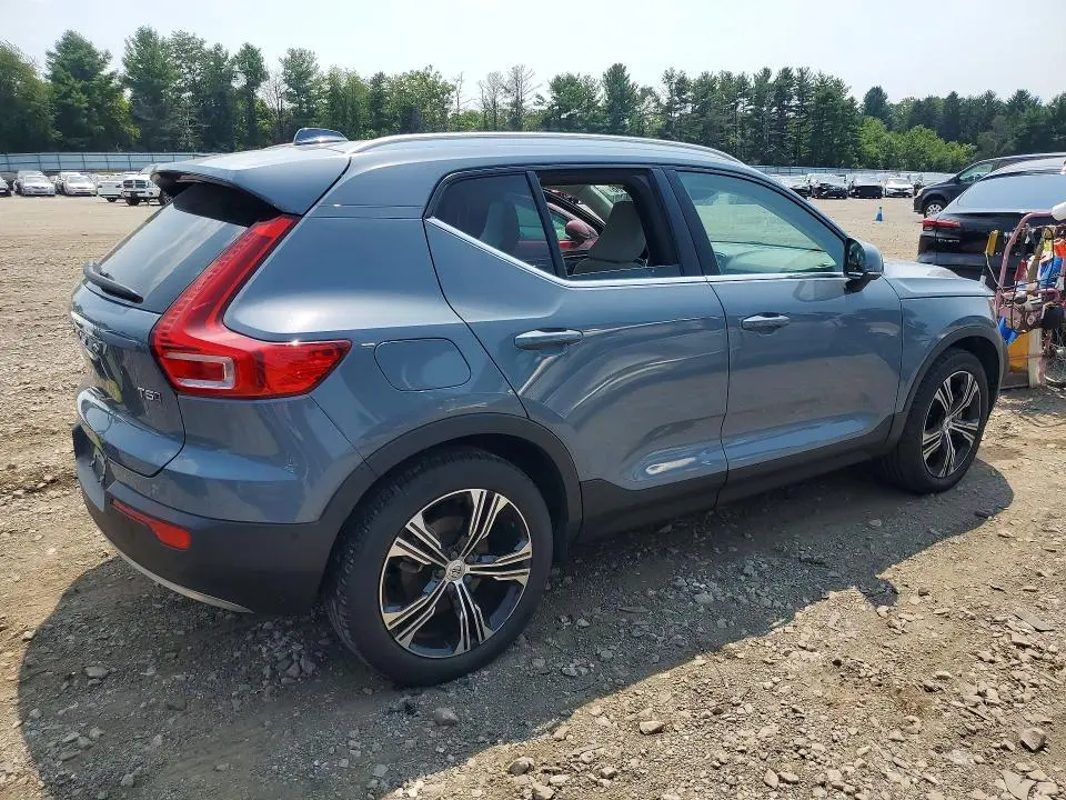 2022 VOLVO XC40 T5 INSCRIPTION  